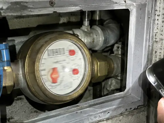 水龍頭都關了水錶還在轉